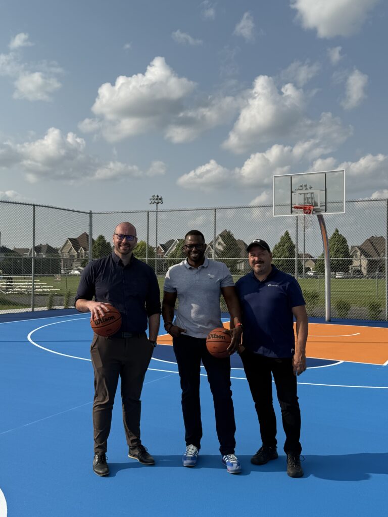 Nouveau terrain de basketball au parc Frédéric-Coiteux